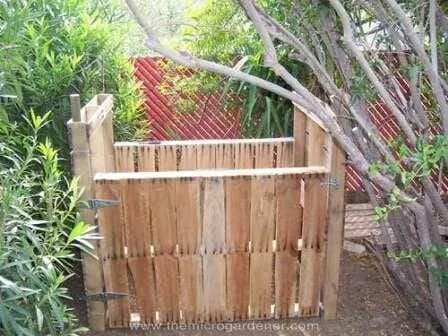 Compost bin made from repurposed pallets. | The Micro Gardener